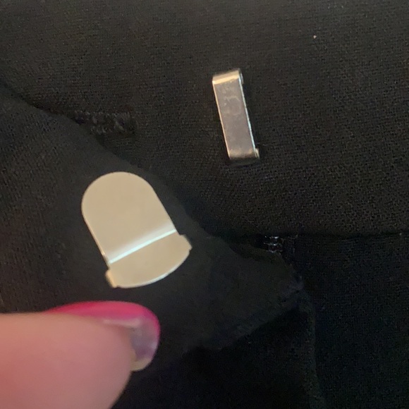 Marco New York Black Cuffed Trouser Style Capris - Picture 7 of 9